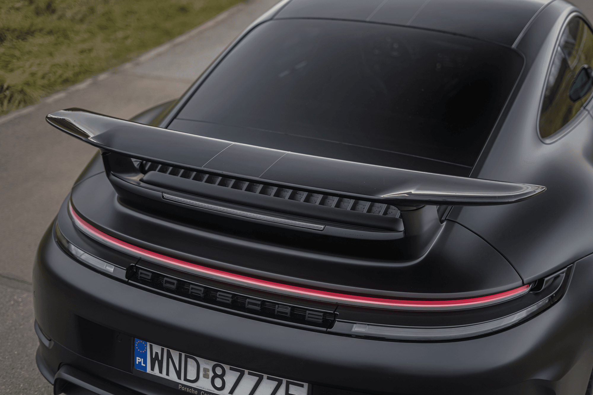 Wynajem auta sportowego krok po kroku